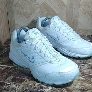 Nike women's rolling rail walking shoes size 11